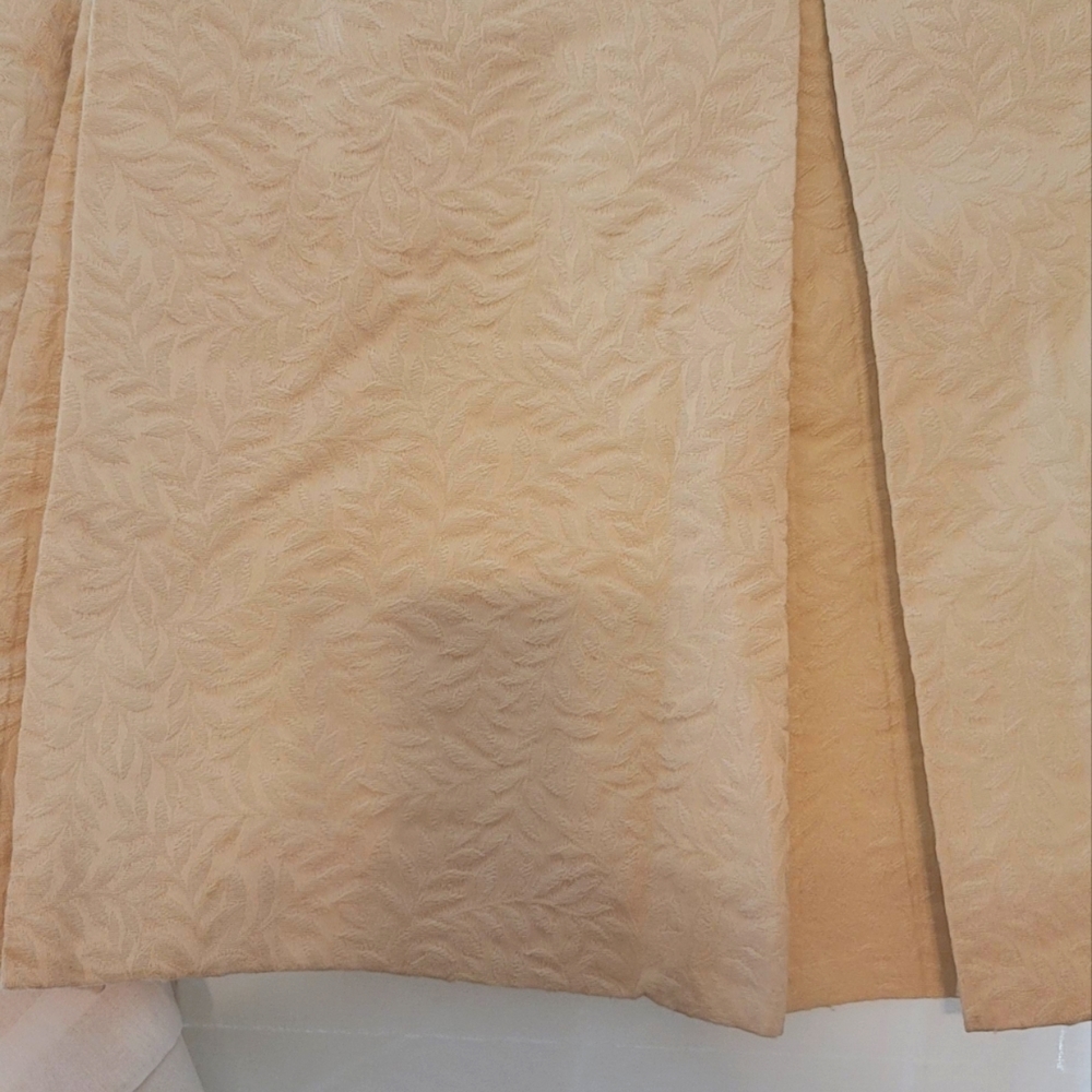Queen size bed skirt